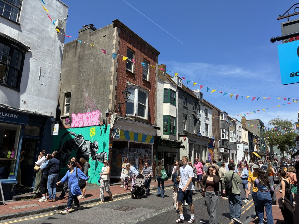 Retail/Shop in Brighton - photo 2