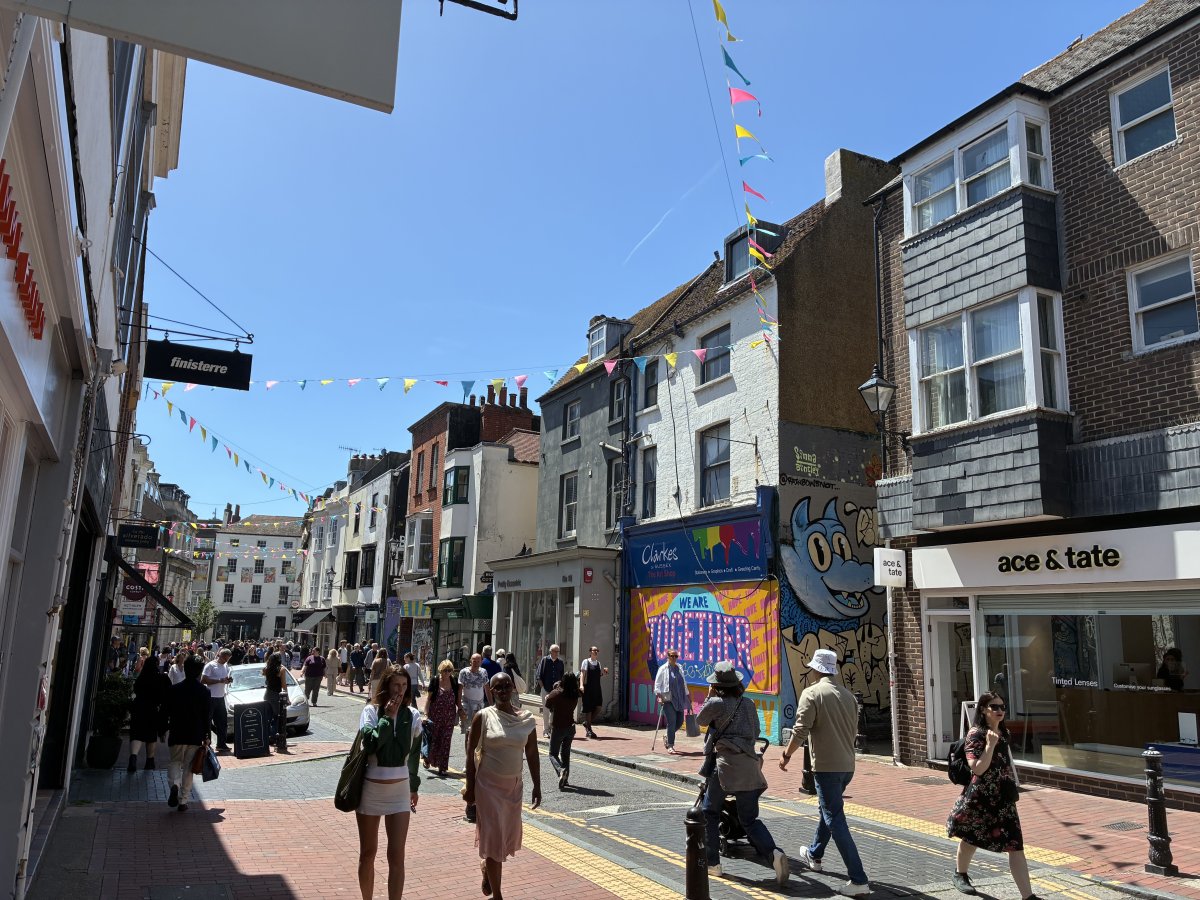 Retail/Shop in Brighton - photo 3