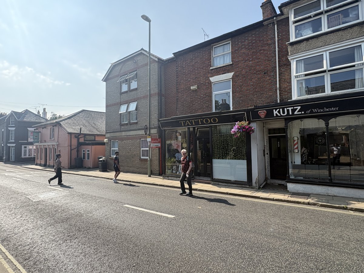 Retail/Shop in Winchester - photo 2
