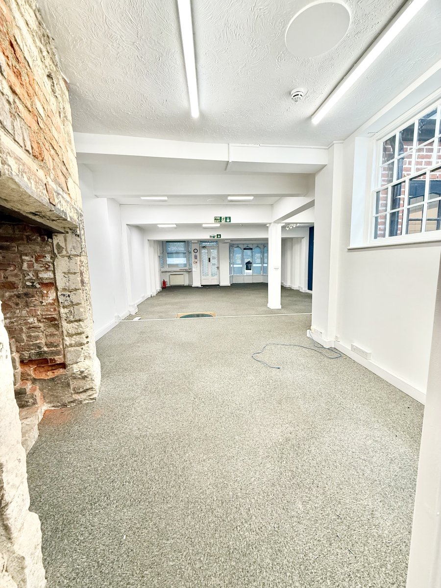 Retail/Shop in Trowbridge - photo 4