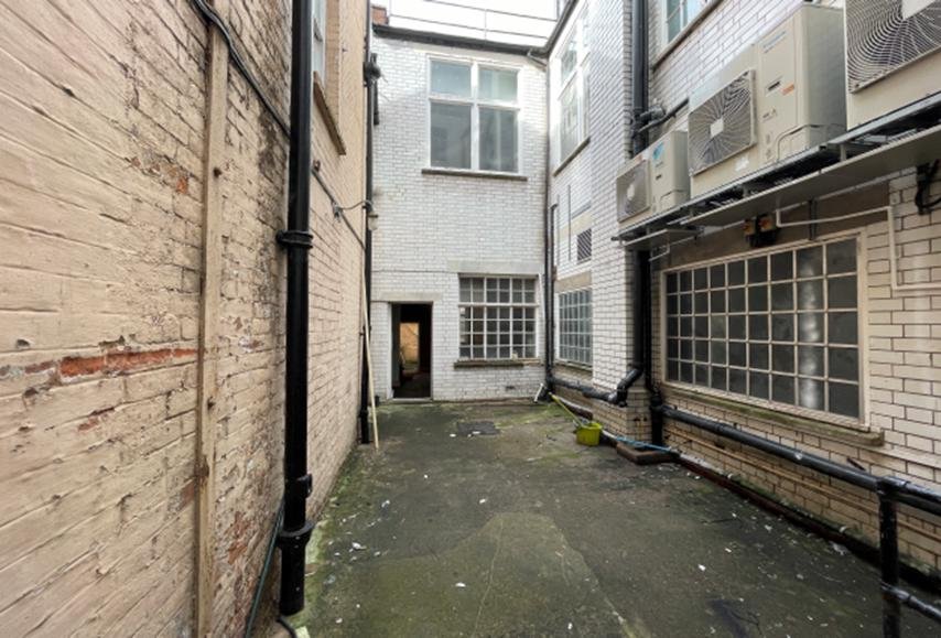 Retail/Shop in Gloucester - photo 3