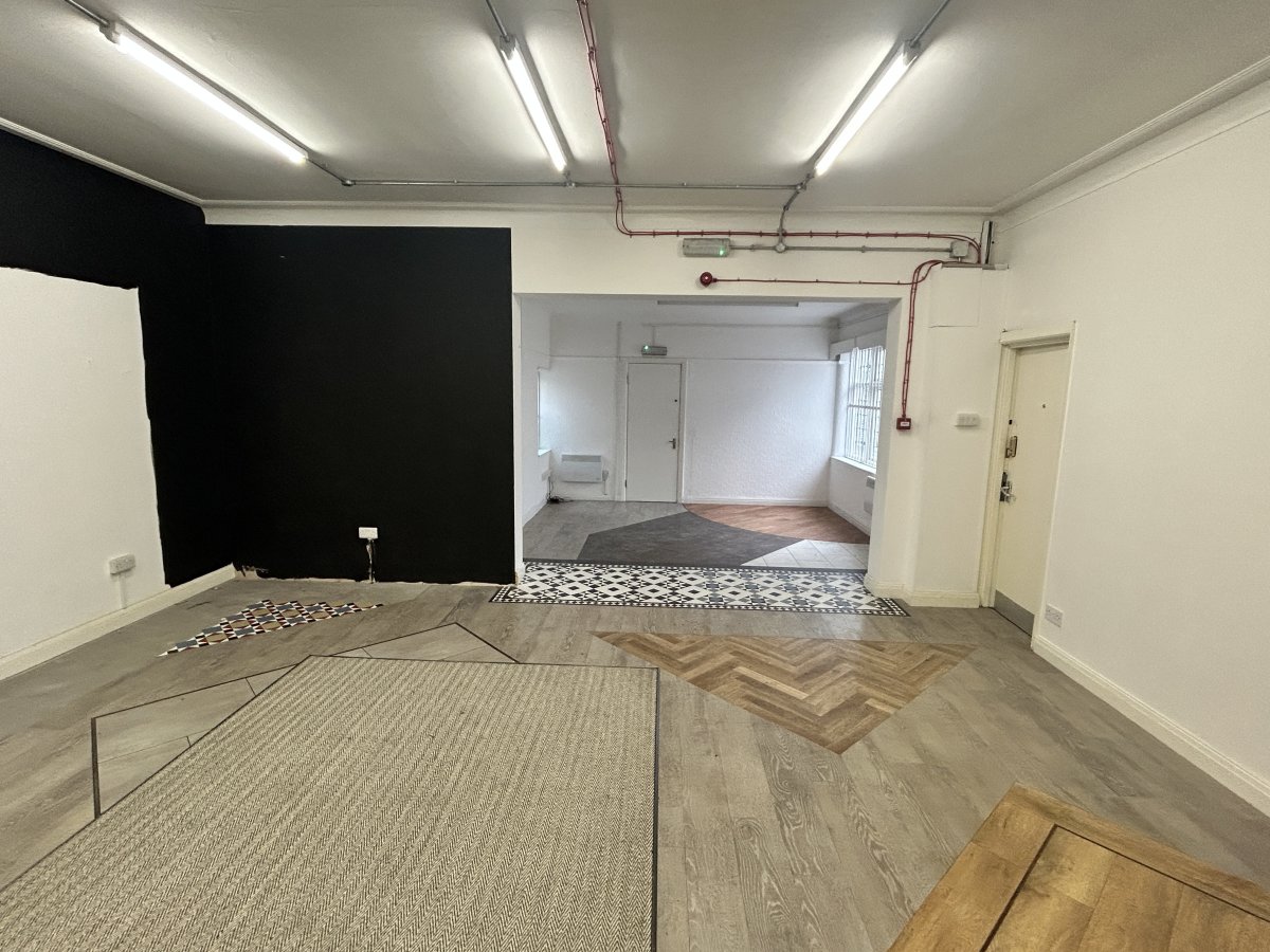 Retail/Shop in Brooklands - photo 3