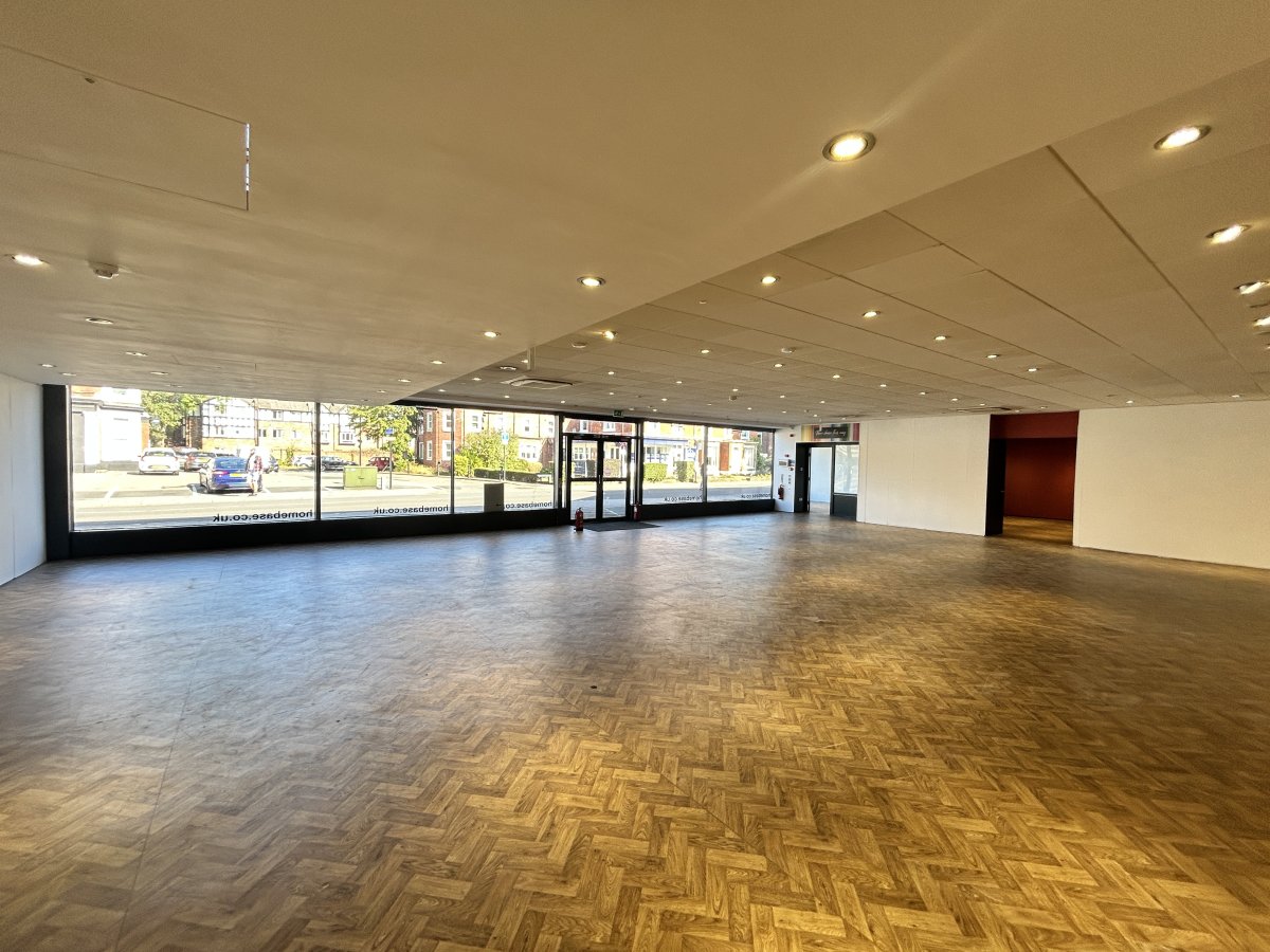 Retail/Shop in Cheadle - photo 3