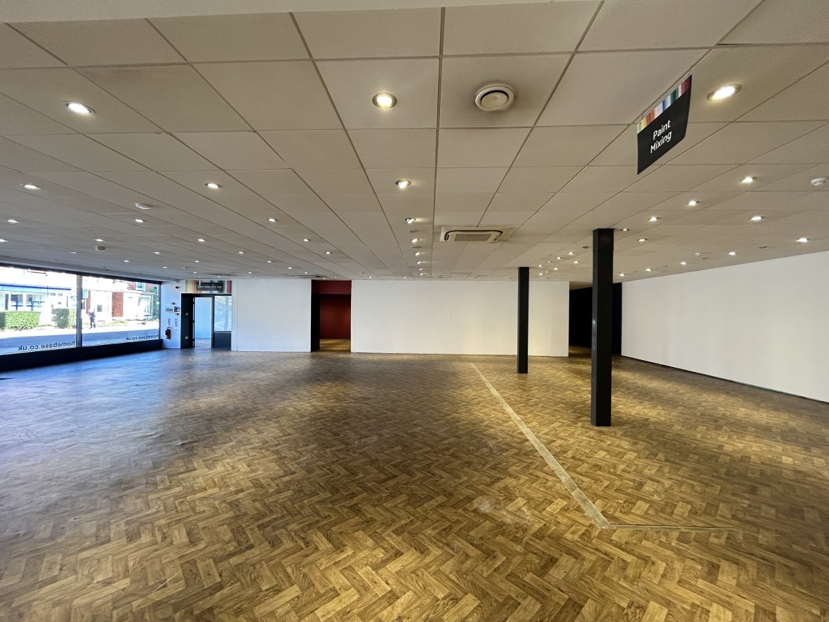 Retail/Shop in Cheadle - photo 4