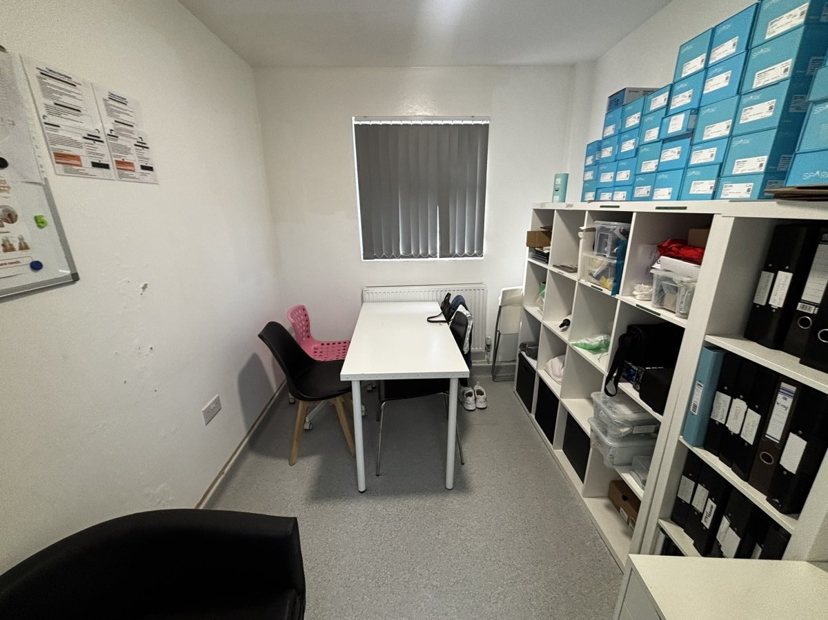Retail/Shop in Coventry - photo 3