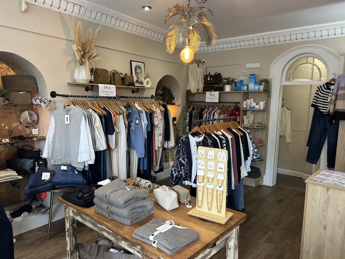 Retail/Shop in Kingsbridge - photo 2