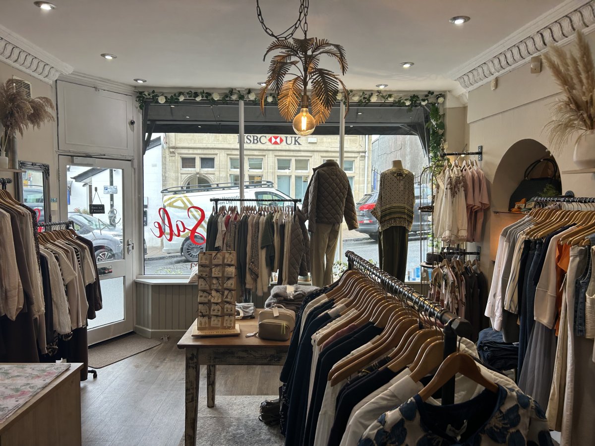 Retail/Shop in Kingsbridge - photo 3