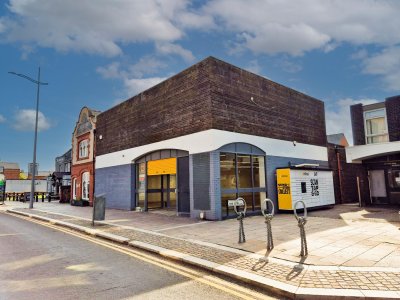 Retail/Shop in Hoylake - photo 3
