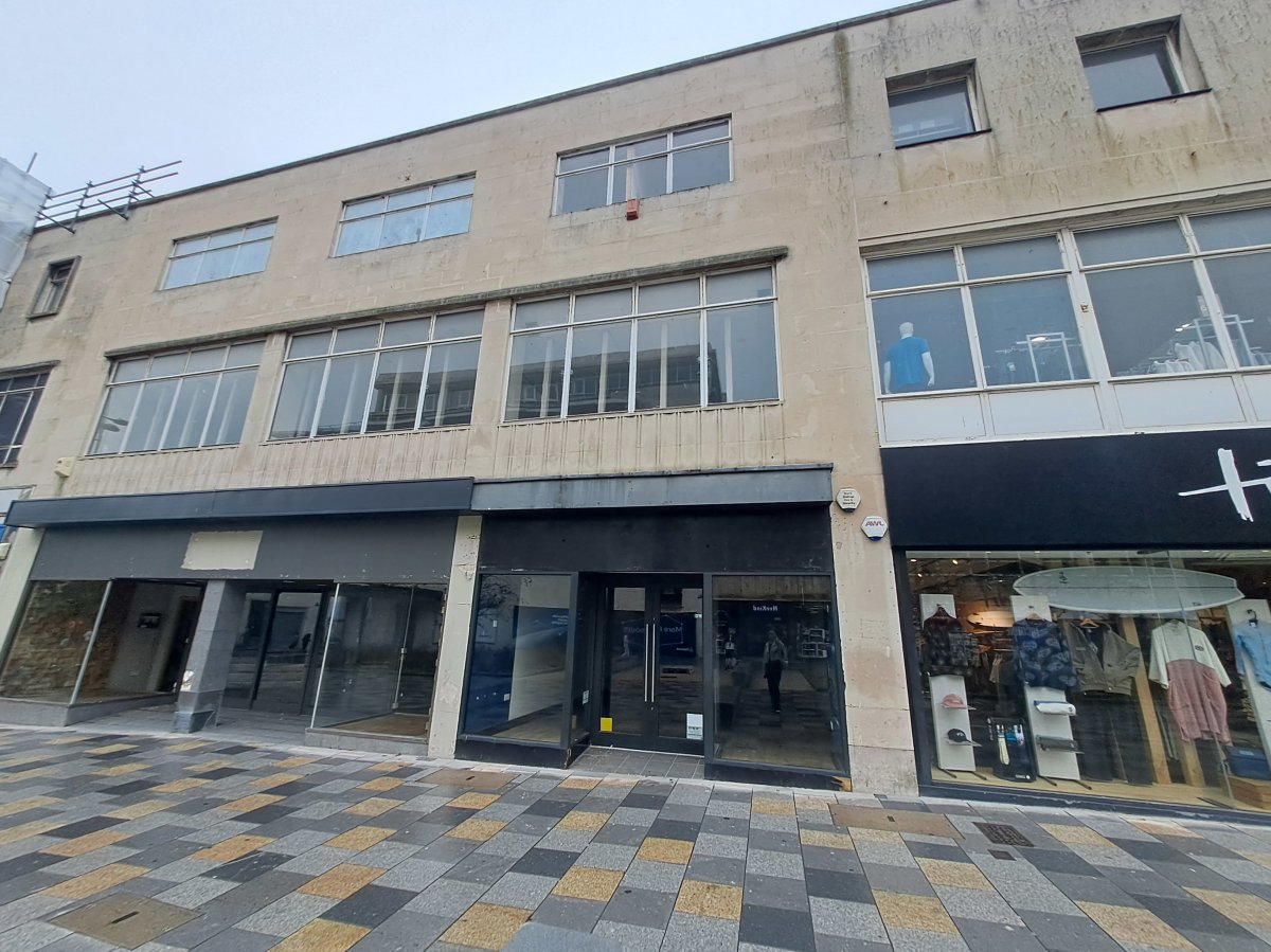 Retail/Shop in Plymouth - photo 2