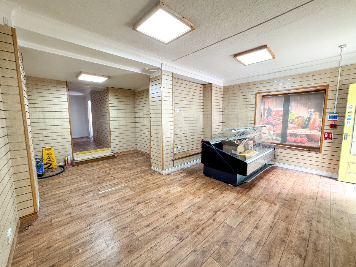 Retail/Shop in Truro - photo 2