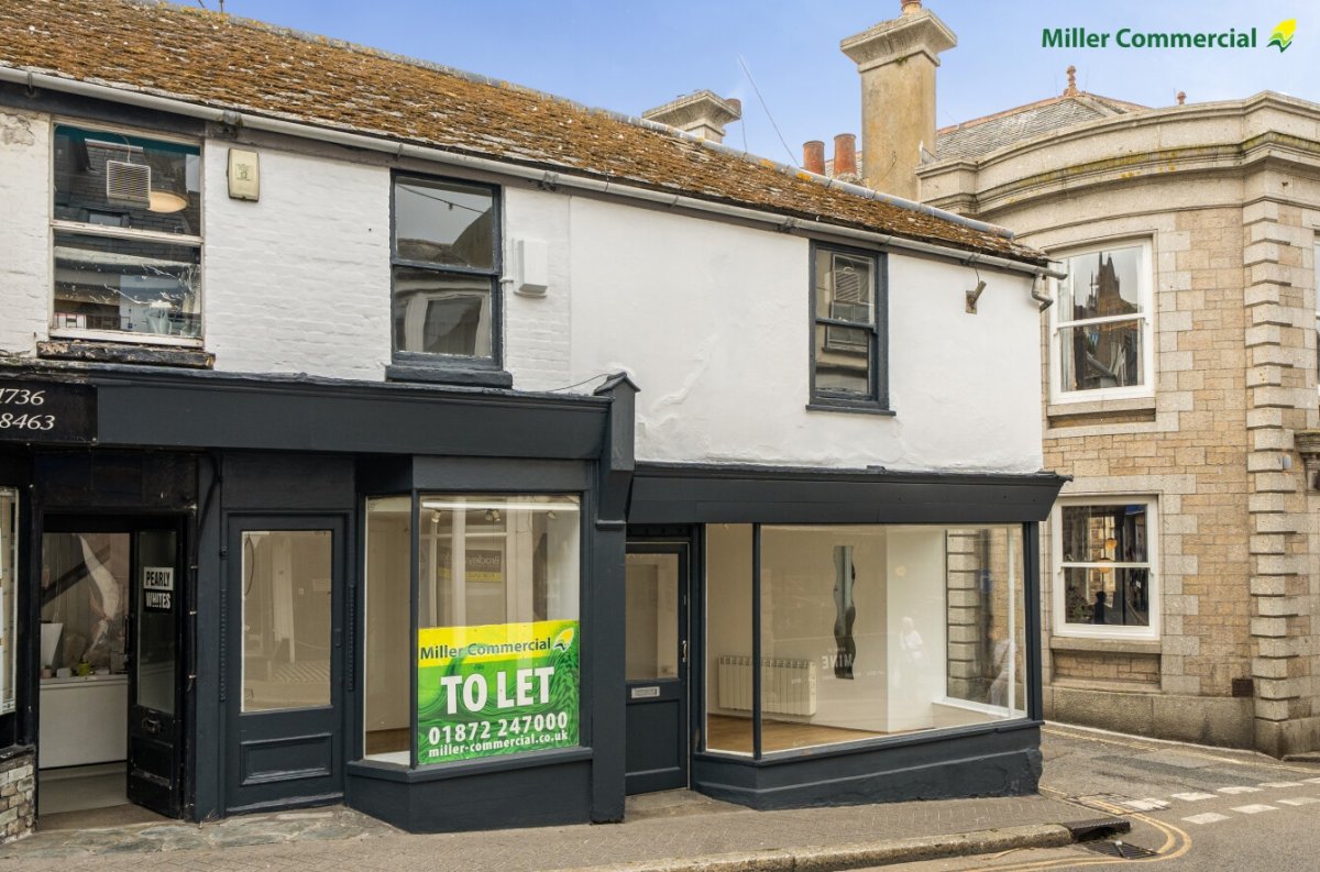 Retail/Shop in St. Ives - photo 2