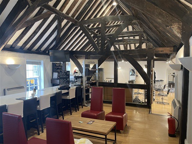 Retail/Shop in Andover - photo 3
