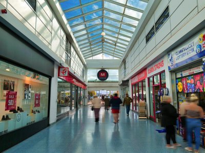 Retail/Shop in Merthyr Tydfil - photo 4