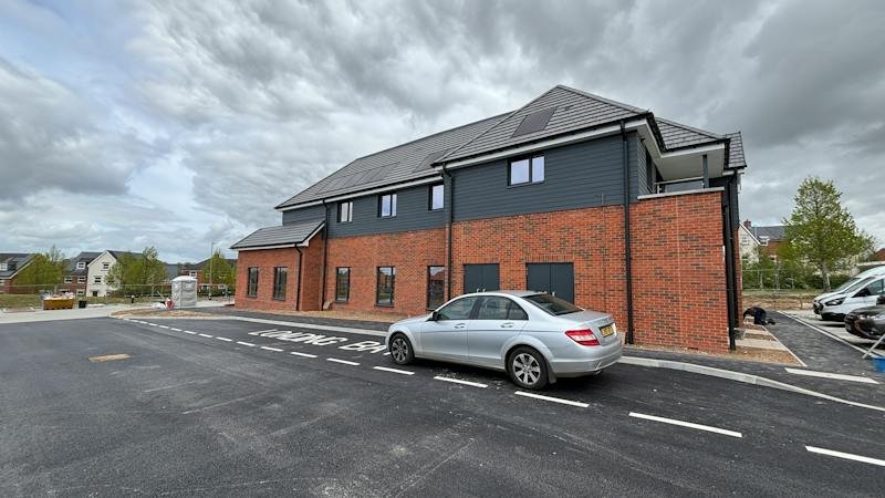 Retail/Shop in Andover - photo 3