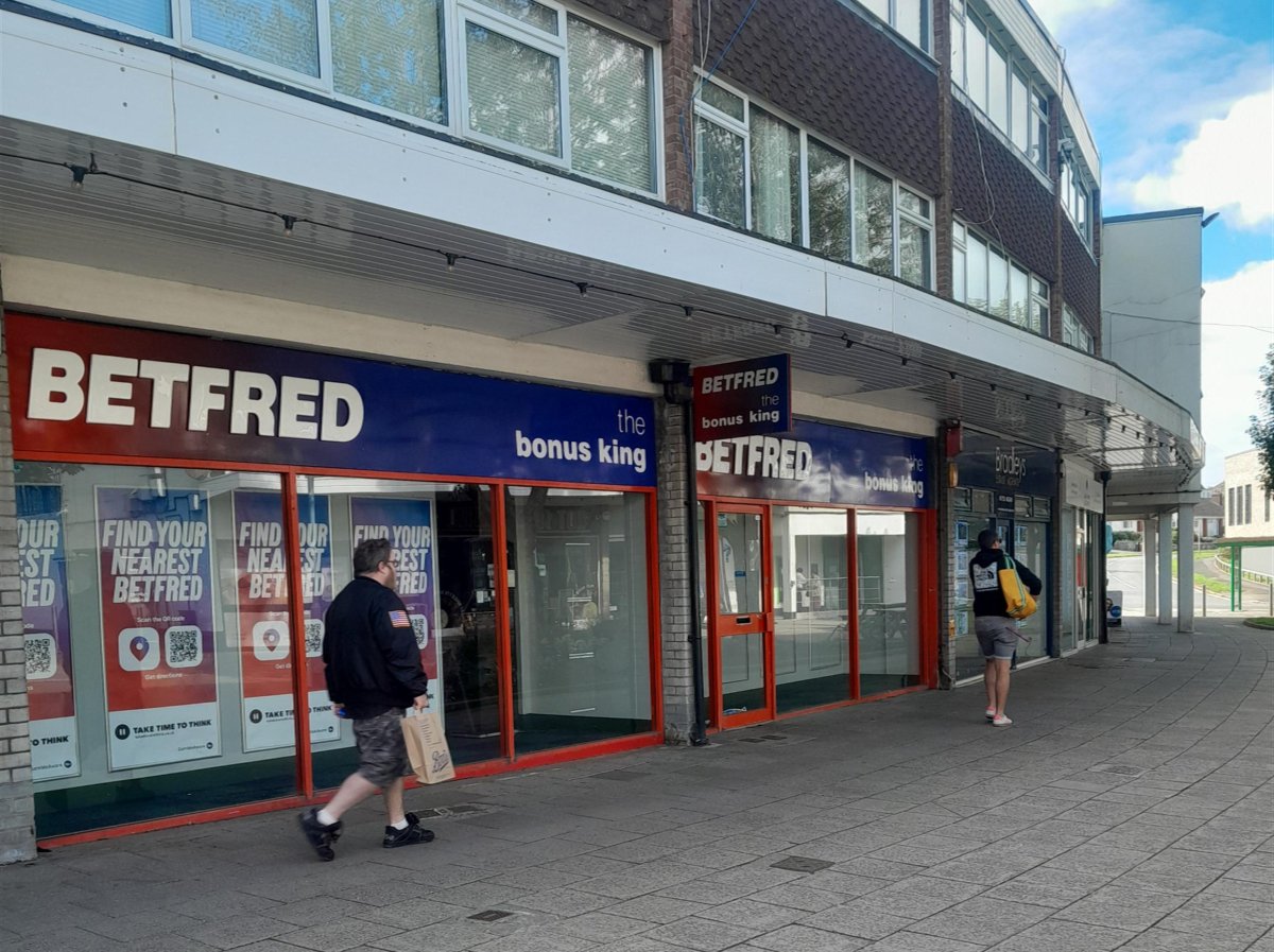 Retail/Shop in Plymouth - photo 2