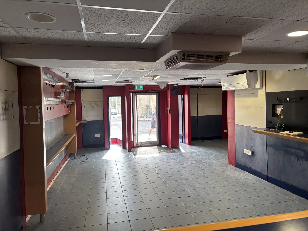 Retail/Shop in Warminster - photo 3