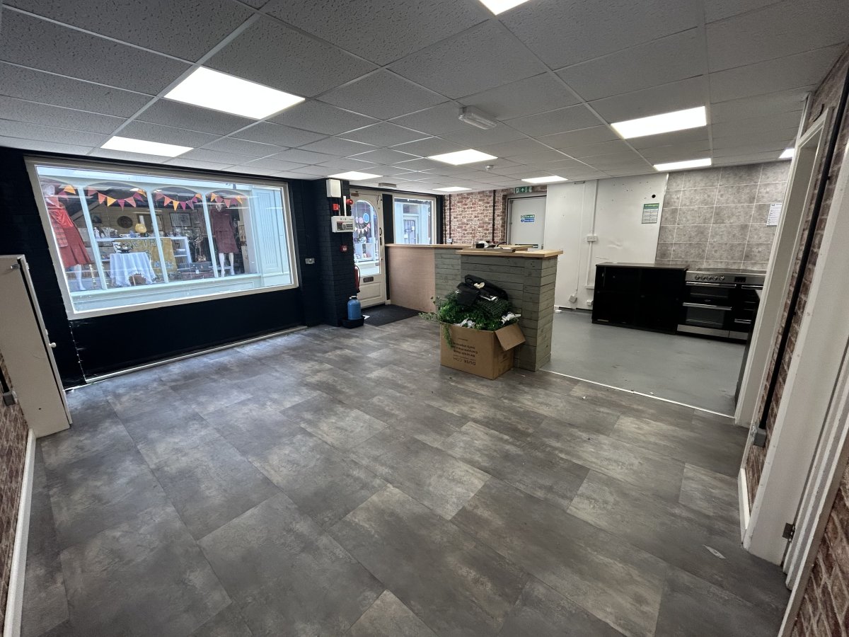 Retail/Shop in Stourbridge - photo 3