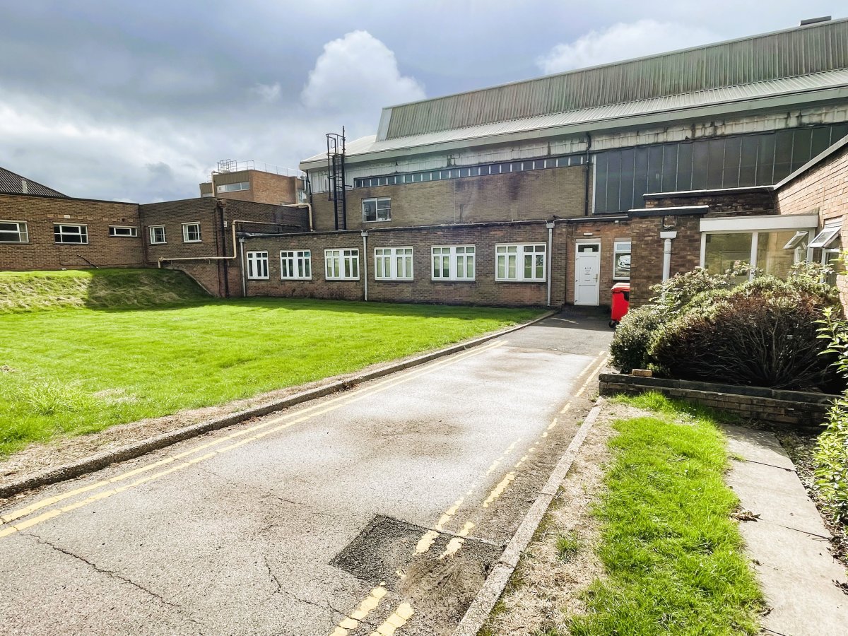 Office in Burton On Trent - photo 3