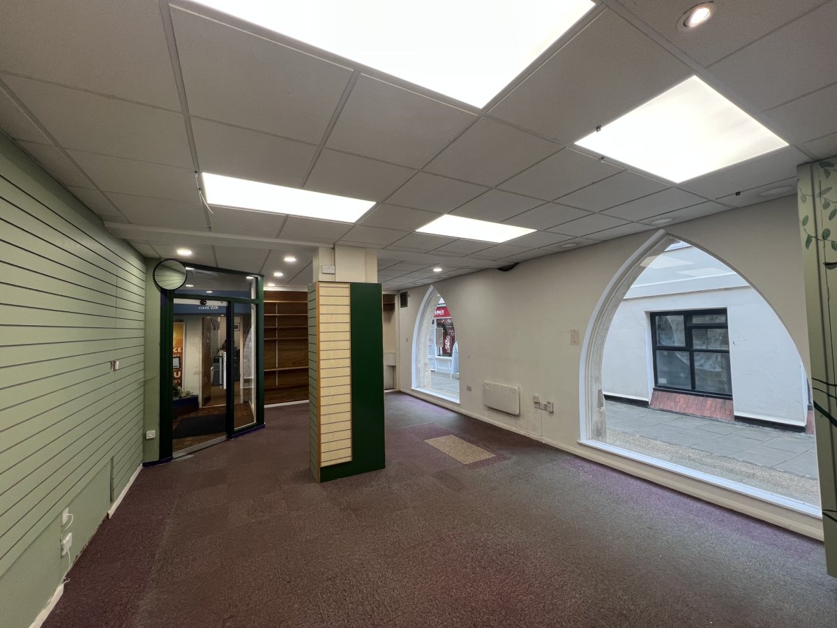 Retail/Shop in St Ives (Cambs) - photo 2