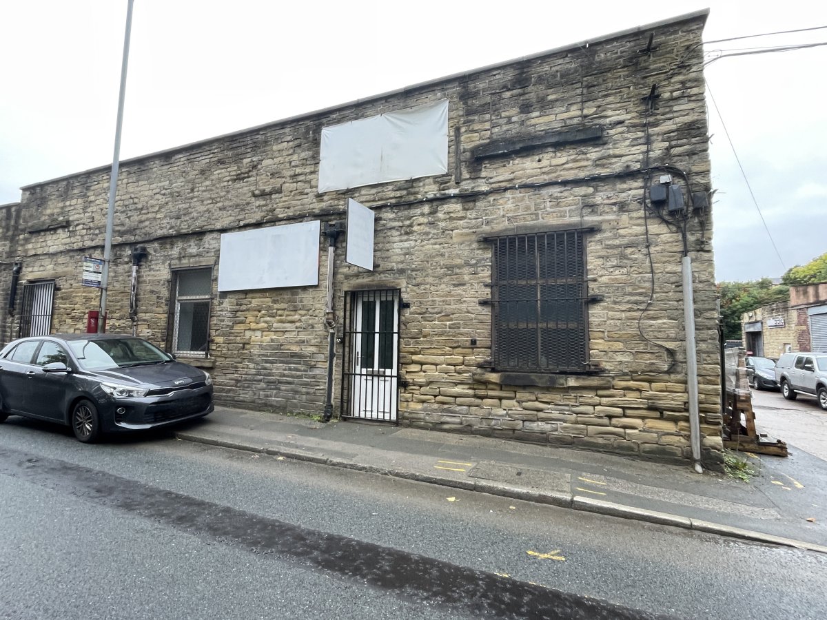 Retail/Shop in Honley - photo 2