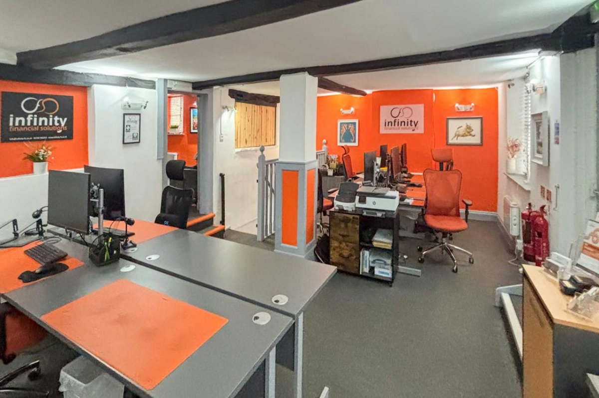 Retail/Shop in Fordingbridge - photo 3