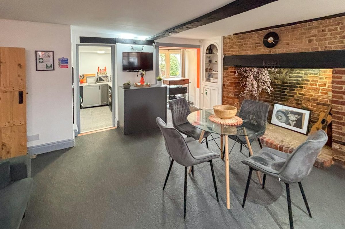 Retail/Shop in Fordingbridge - photo 4