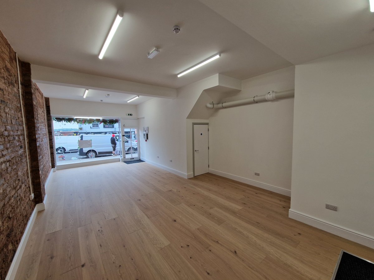 Retail/Shop in Alfreton - photo 3