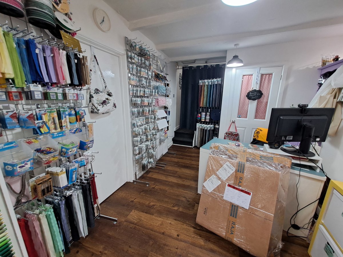 Retail/Shop in Camborne - photo 2