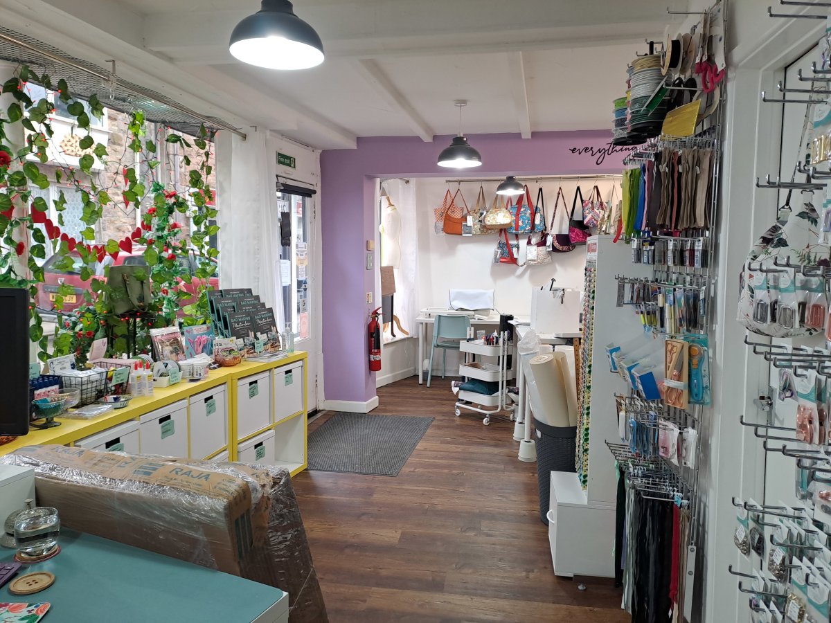 Retail/Shop in Camborne - photo 4