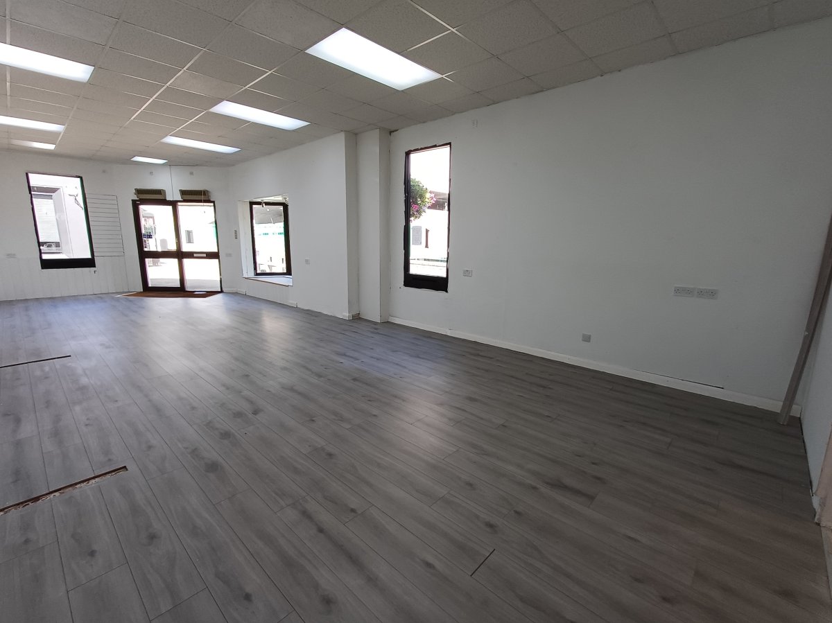 Retail/Shop in Truro - photo 3