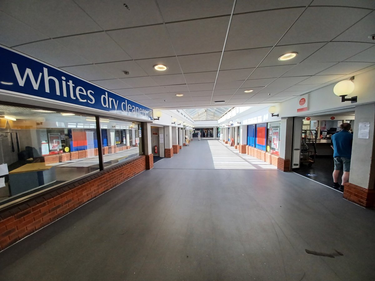 Retail/Shop in Plymouth - photo 4