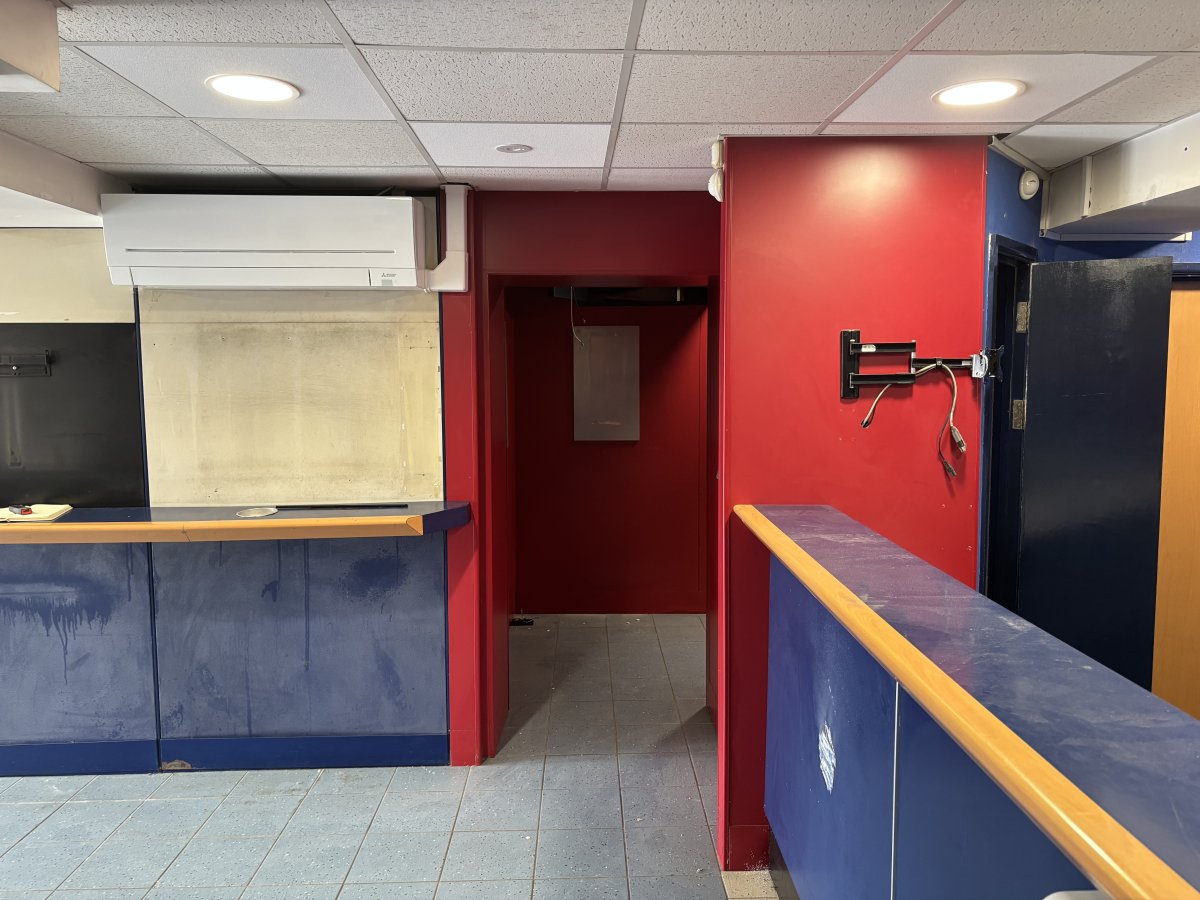 Retail/Shop in Warminster - photo 4