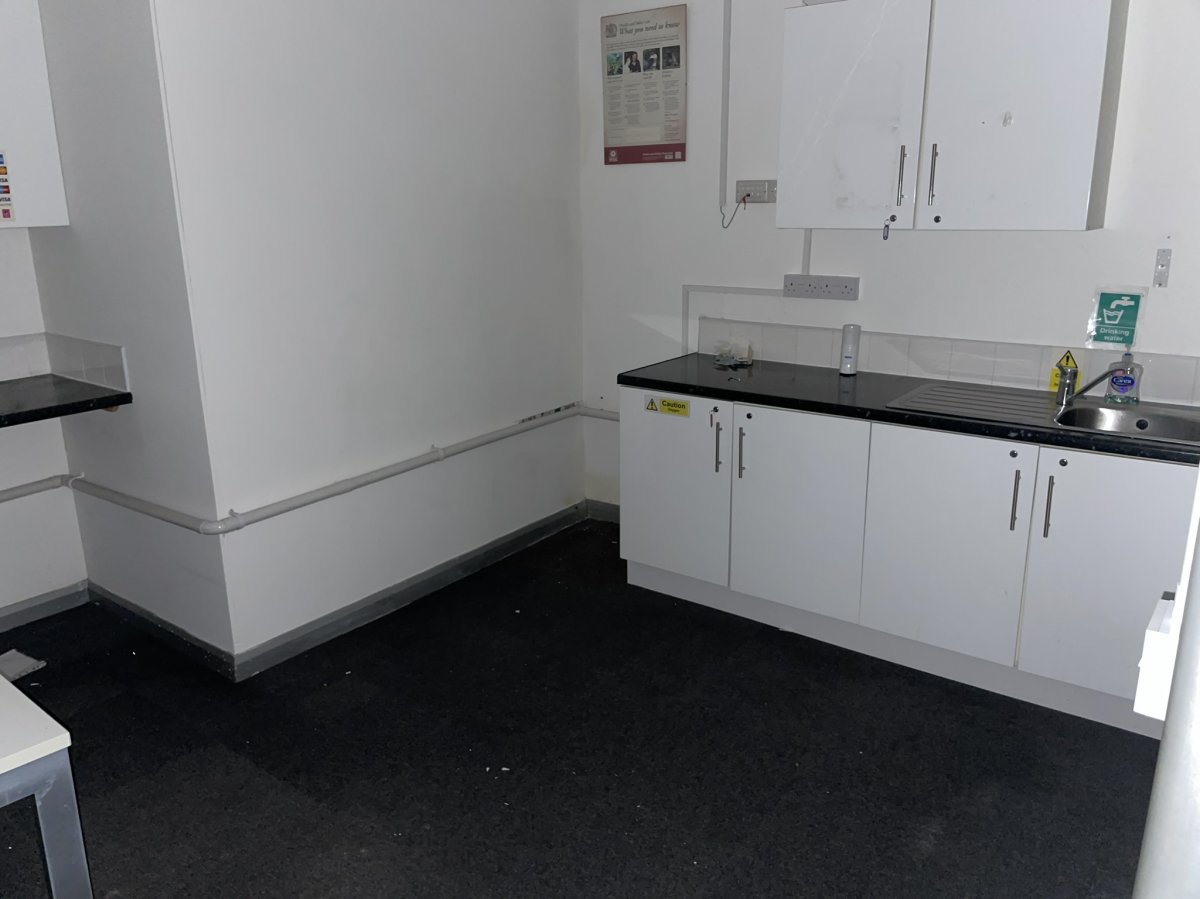 Retail/Shop in Manchester - photo 3