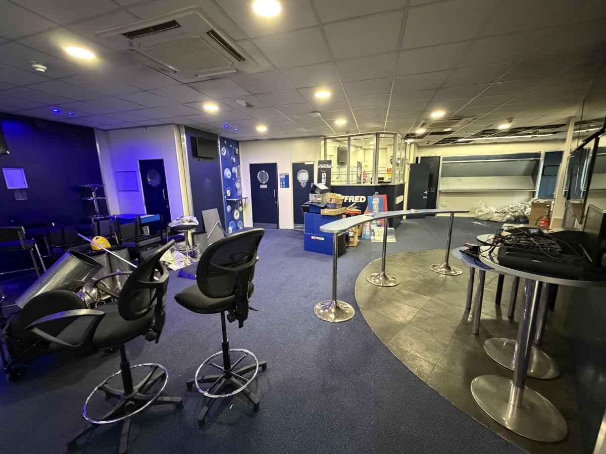 Retail/Shop in Salford - photo 4