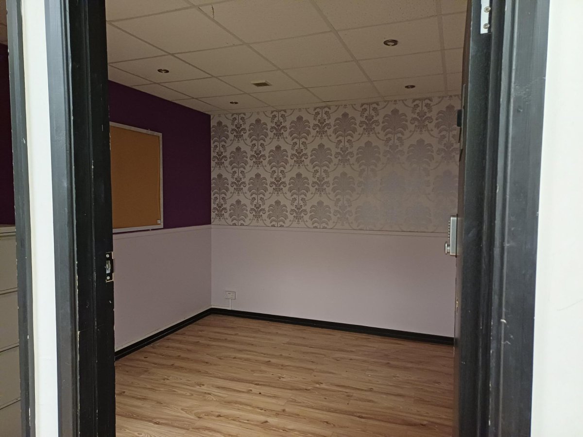 Retail/Shop in Kettering - photo 4