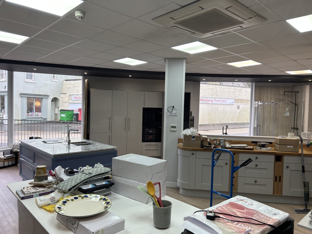 Retail/Shop in Kingsbridge - photo 2