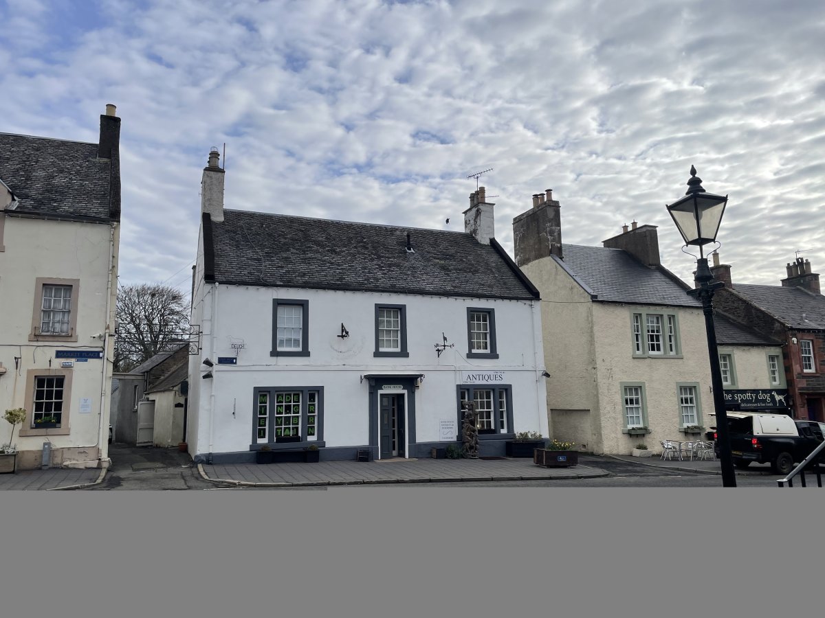 Retail in Lauder