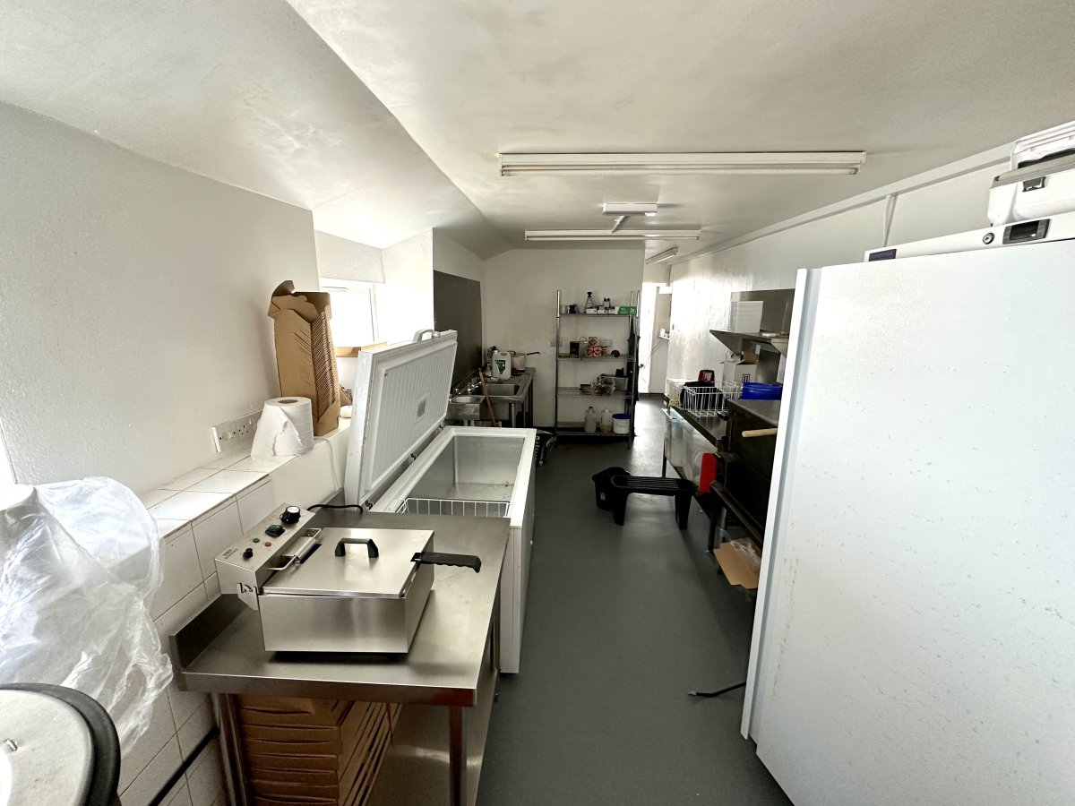 Retail/Shop in Wadebridge - photo 4