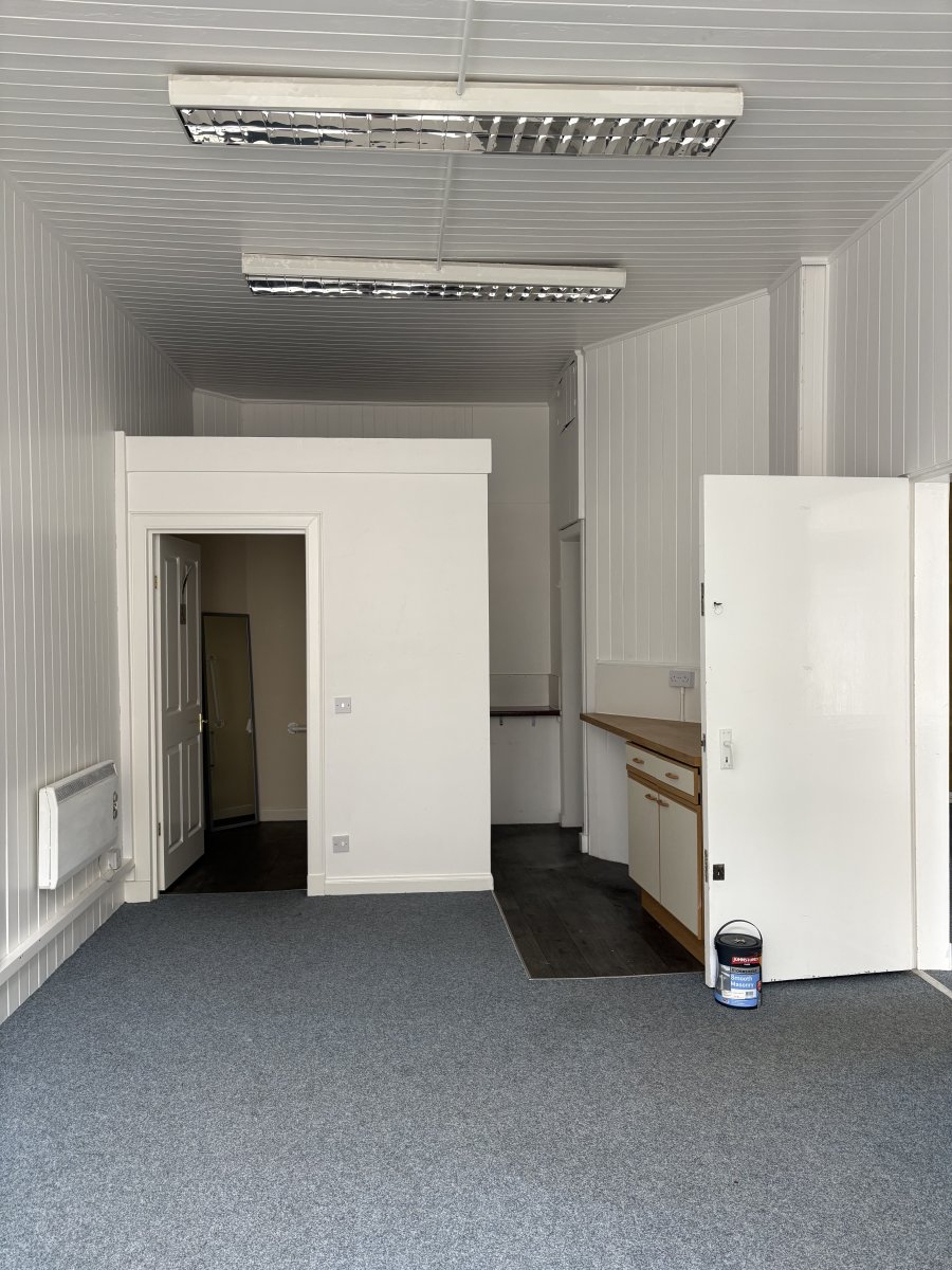Retail/Shop in Leith - photo 3