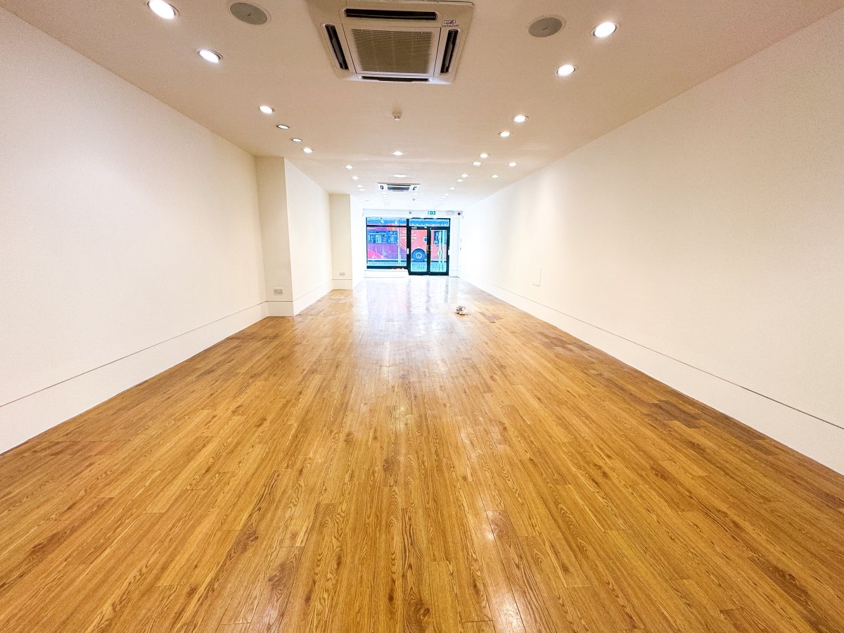 Retail/Shop in Truro - photo 2