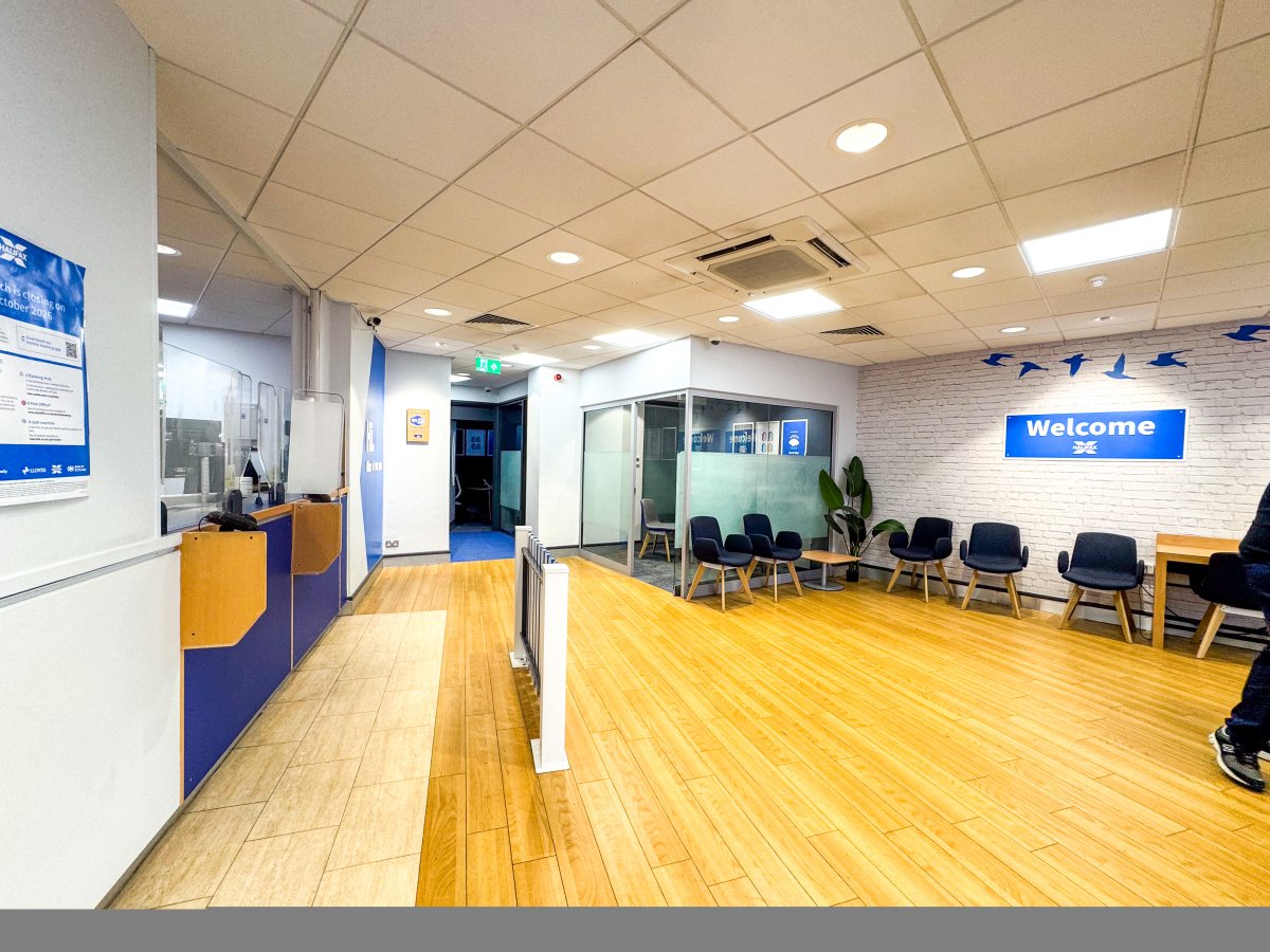 Retail/Shop in Camborne - photo 3