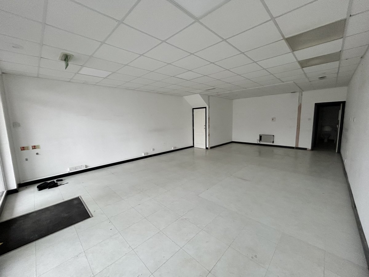 Retail/Shop in Plymouth - photo 3
