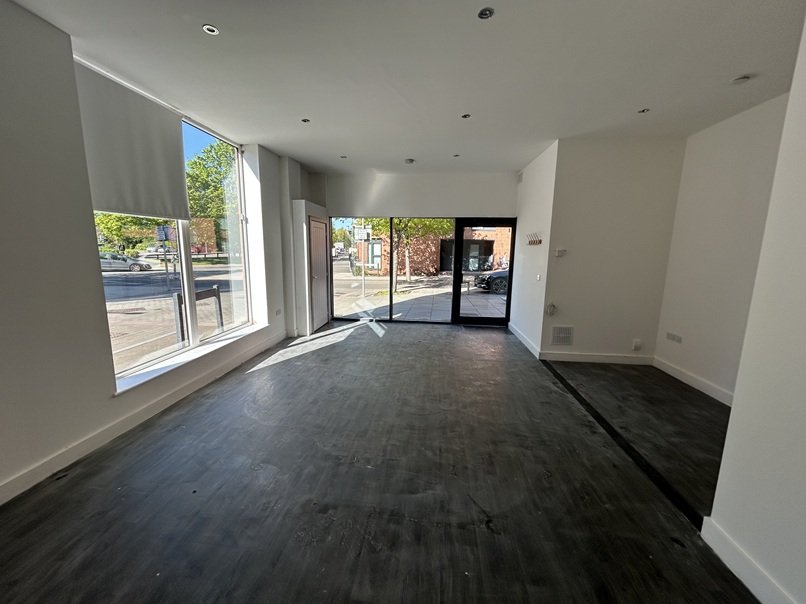 Retail/Shop in Derby - photo 4