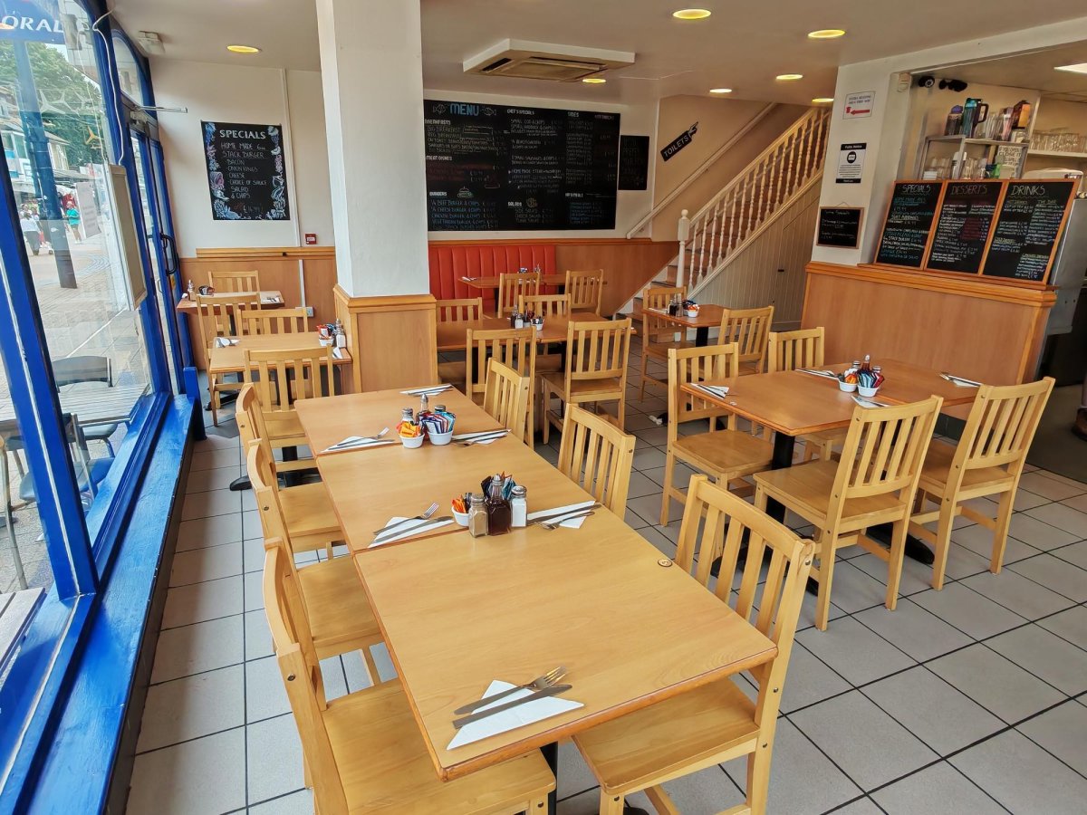 Retail/Shop in Great Yarmouth - photo 4