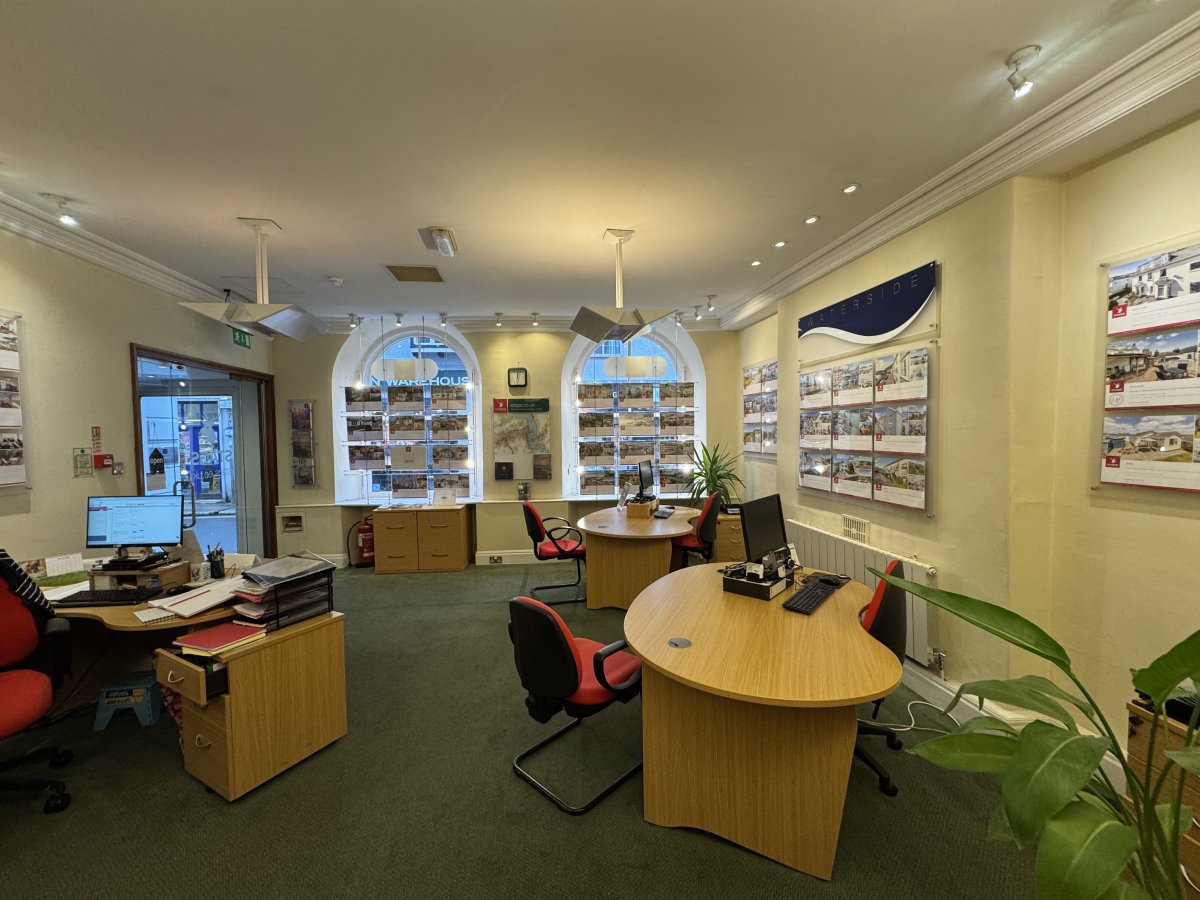 Retail/Shop in Dartmouth - photo 4