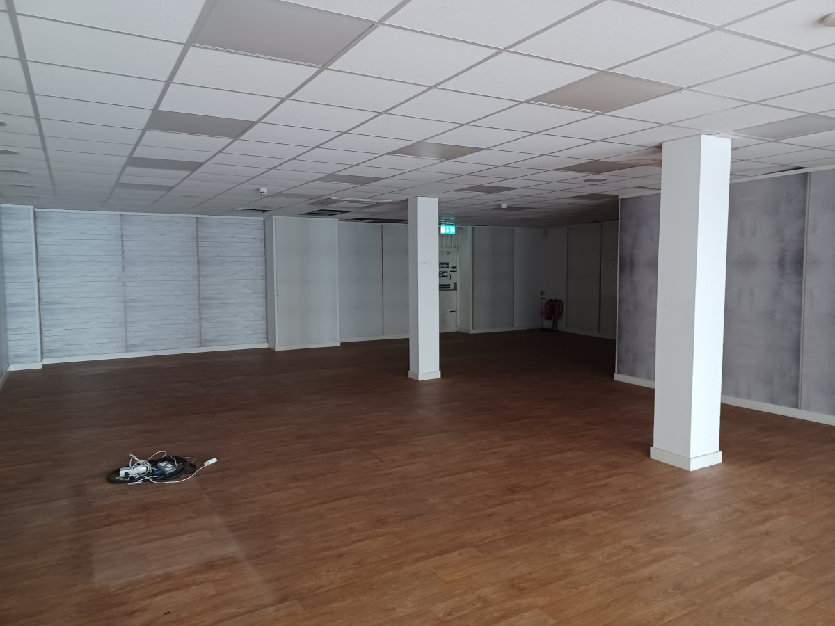 Retail/Shop in Taunton - photo 4