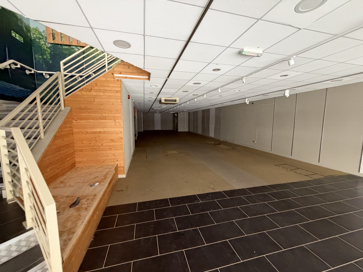 Retail/Shop in Plymouth - photo 4