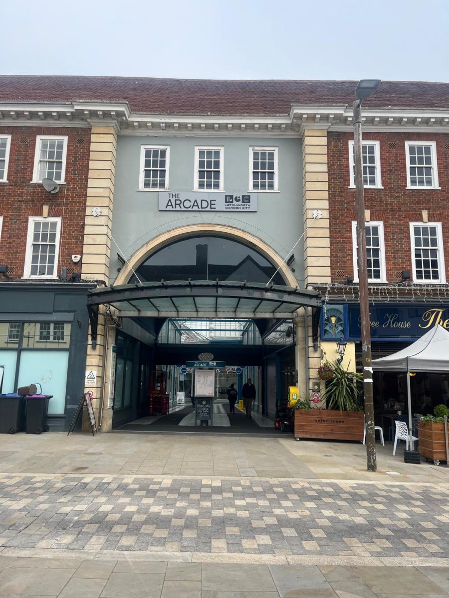 Retail/Shop in Letchworth Garden City - photo 4