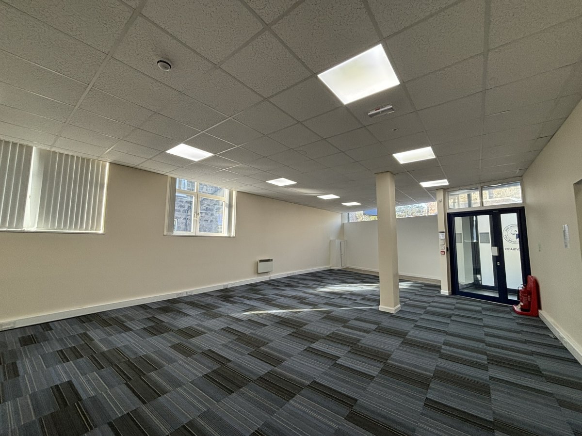 Retail/Shop in Aberdeen - photo 2