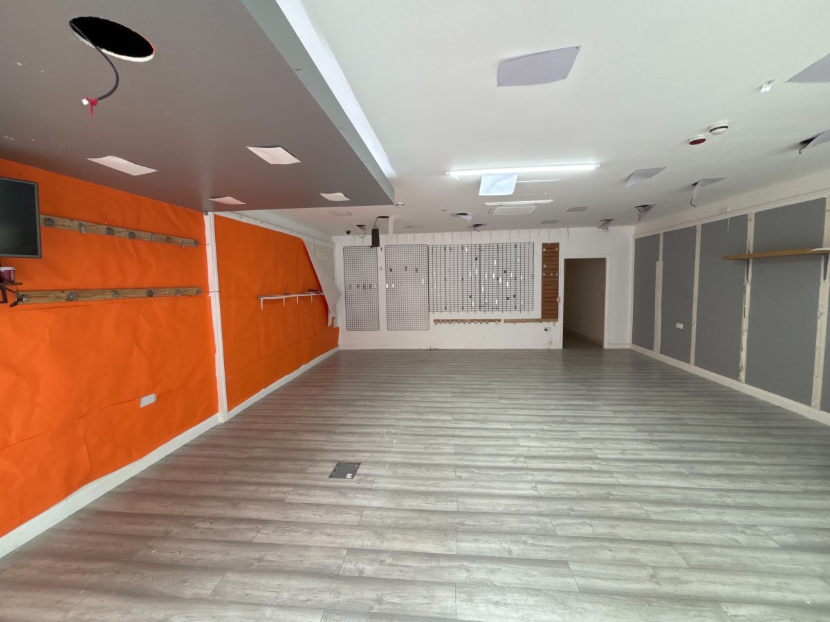 Retail/Shop in Perth - photo 2